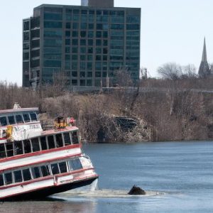 Passenger recounts struggling to breathe underneath capsized Lockport, NY tour boat